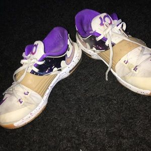 NIKE Kd//Basketball Shoe Size 4.5